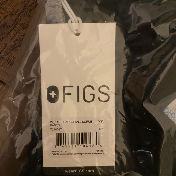 Black figs scrubs new!! Kade cargo style xs tall - Picture 3 of 3